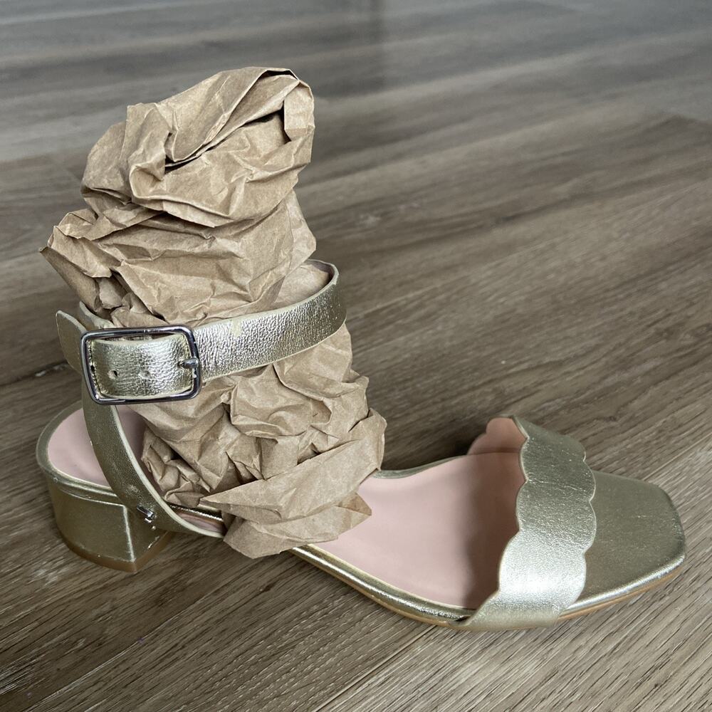 Kate Spade New York Sandals Sz 7.5 Gold Scalloped Wrap Ankle 1.5" Block Heel